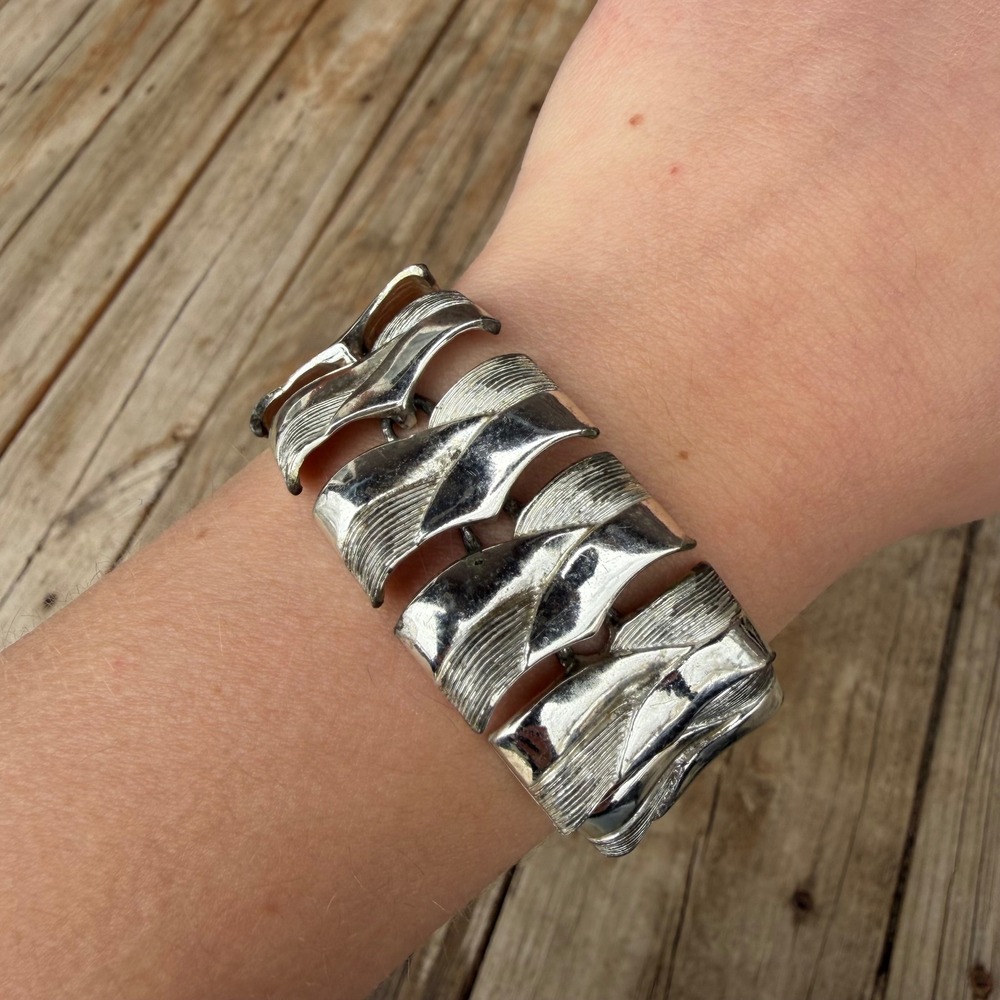Vintage Art Deco Revival Silver Tone Geometric Textured Link Bracelet